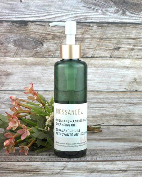 squalane-antioxidant-cleansing-oil-1636176453.jfif
