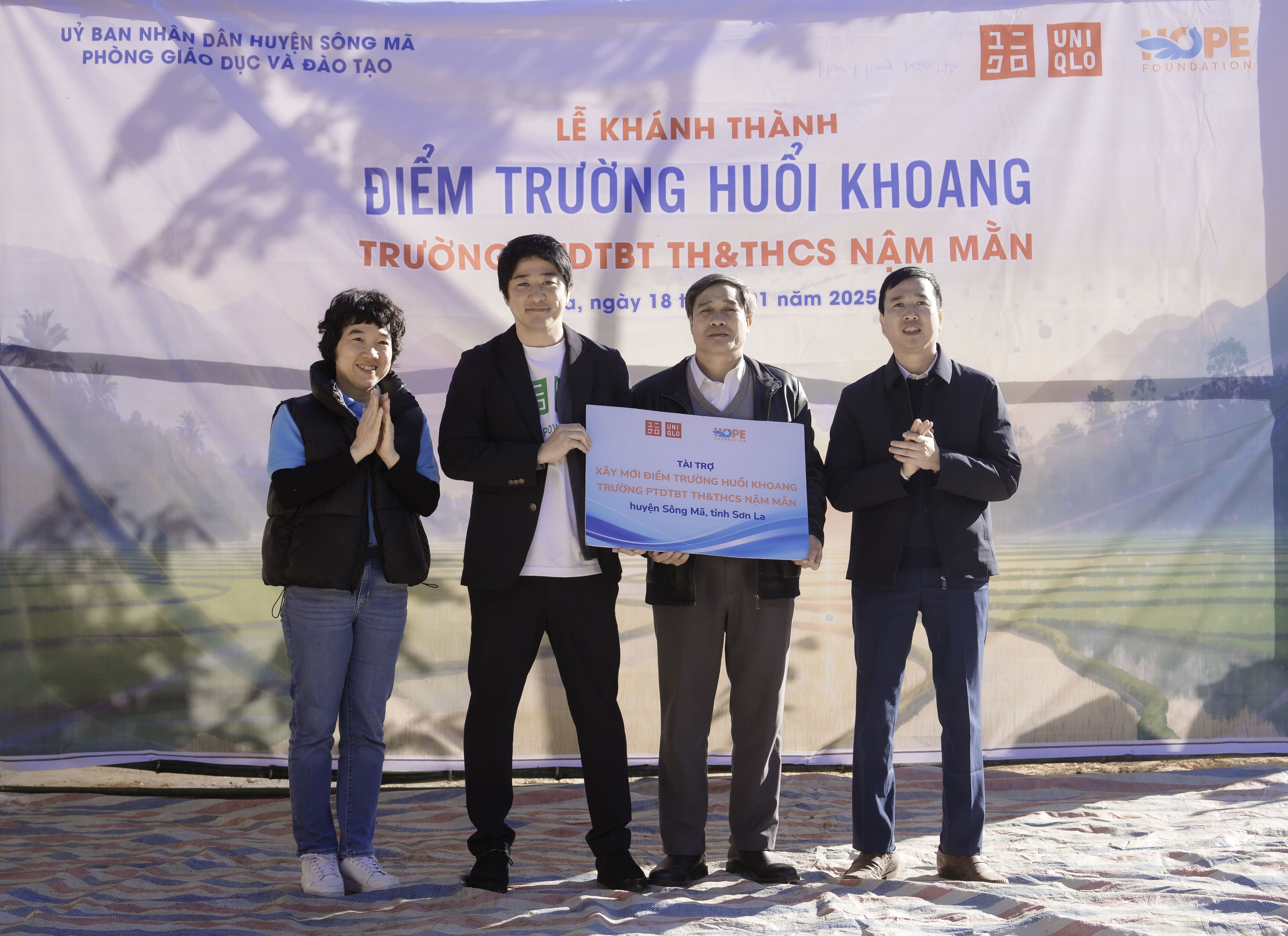 4-ong-nishida-hideki-tong-giam-doc-uniqlo-viet-nam-tai-le-khanh-thanh-1737253602.JPG