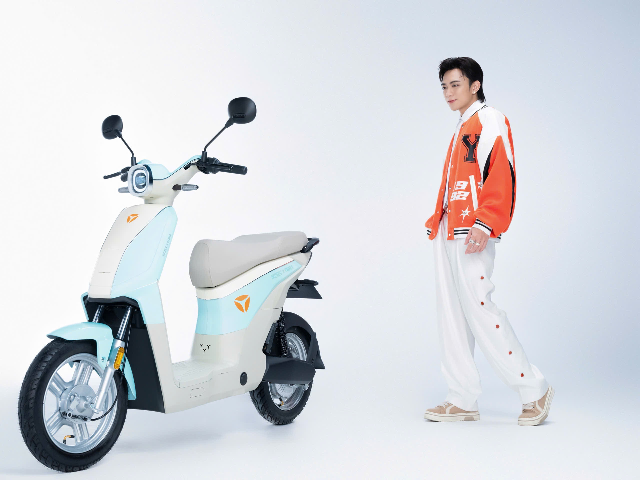 soobin-cung-yadea-vekoo-1753088505.jpg