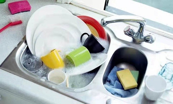 5 thói quen khi rửa bát tạo điều kiện cho vi khuẩn sinh sôi