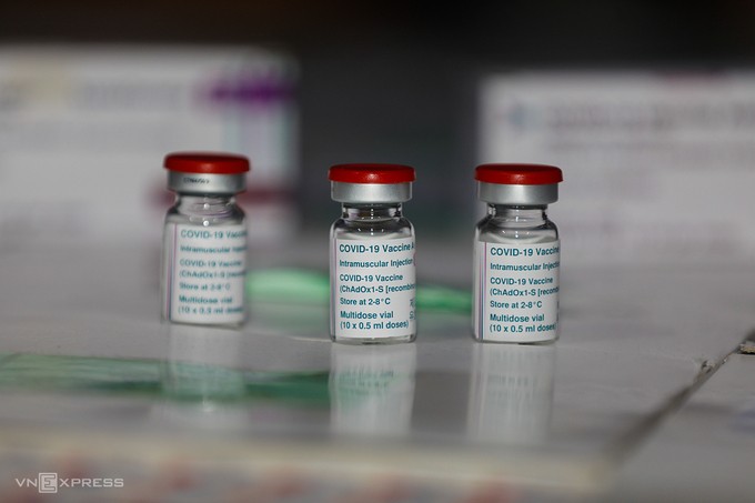 Tại sao 53 nhân viên viện Nhiệt đới tiêm vaccine vẫn mắc Covid-19?