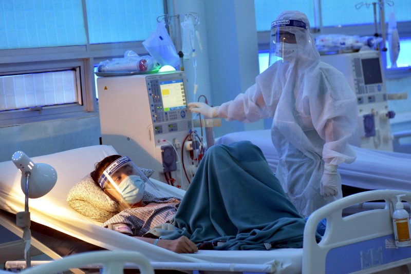 Vượt 1.000 ca COVID-19, TP.HCM sẽ tăng mức độ giãn cách xã hội?