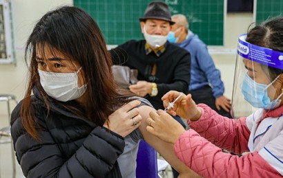 Tiêm vaccine phòng Covid-19 có nguy cơ gây vô sinh không?