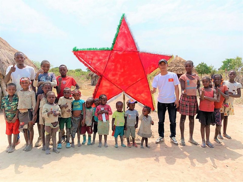 Mang niềm tự hào của người Việt đến Angola