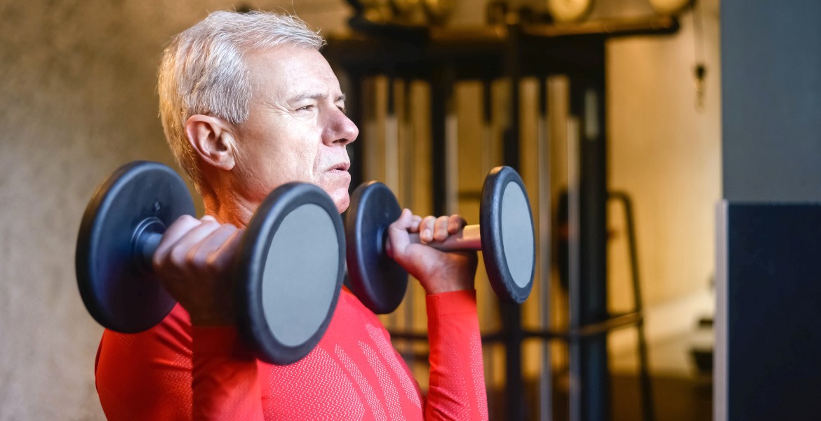 old-man-weightlifting-1726393317.jpg