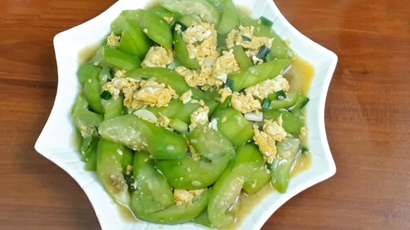 Trứng chiên với mướp có tác dụng làm trắng sáng da, giảm cân và rửa ruột
