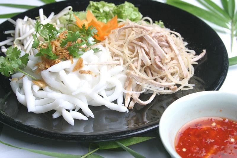 Về Hồng Dân ăn bánh tằm Ngan Dừa