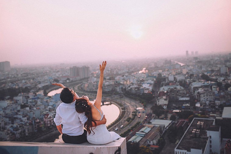 Bạn có chấp nhận lấy một người tuy nghèo nhưng rất yêu bạn không?