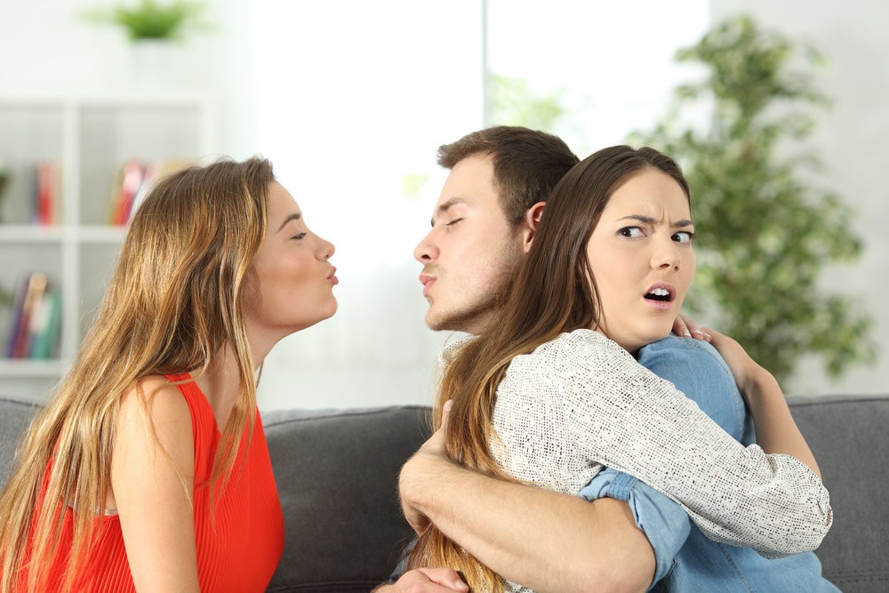 Nhìn vào ngũ quan trên khuôn mặt có thể chỉ điểm ngay chàng là người chung tình hay kẻ lăng nhăng