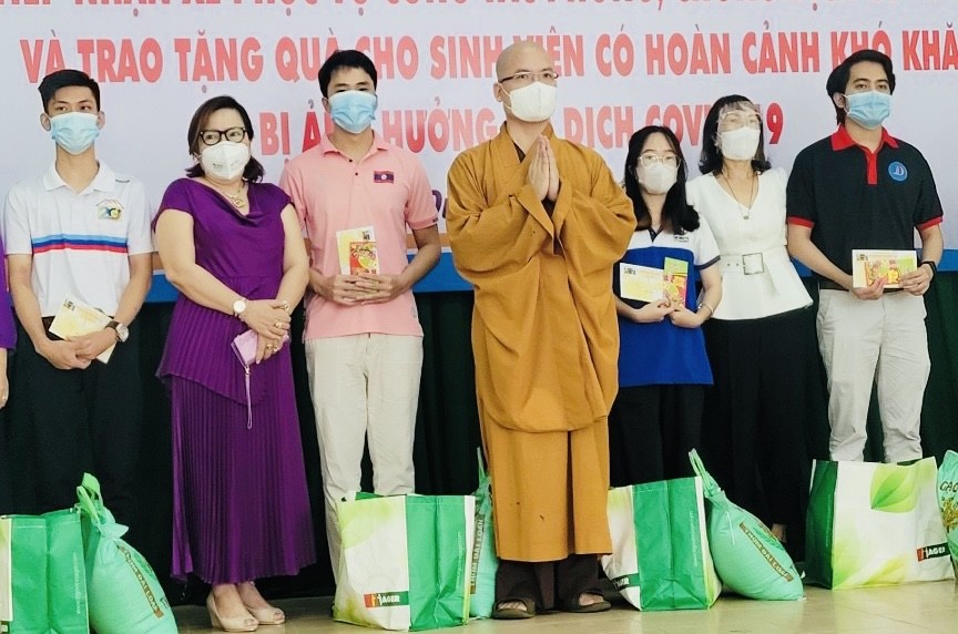 Tập đoàn Đại Thành Công đồng hành hỗ trợ hàng ngàn sinh viên trụ lại Sài Gòn mùa dịch