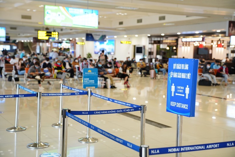 Vì sao phải cách ly tập trung 7 ngày đối với hành khách đi máy bay từ TPHCM đến Hà Nội?