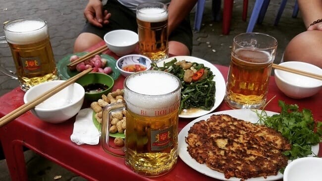 Đề xuất cho phép một số địa bàn Quận 7 và TP.Thủ Đức được phục vụ rượu, bia tại chỗ