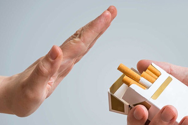 Ngoài ung thư phổi, hút thuốc lá có thể làm tắc nghẽn hệ thống tim mạch
