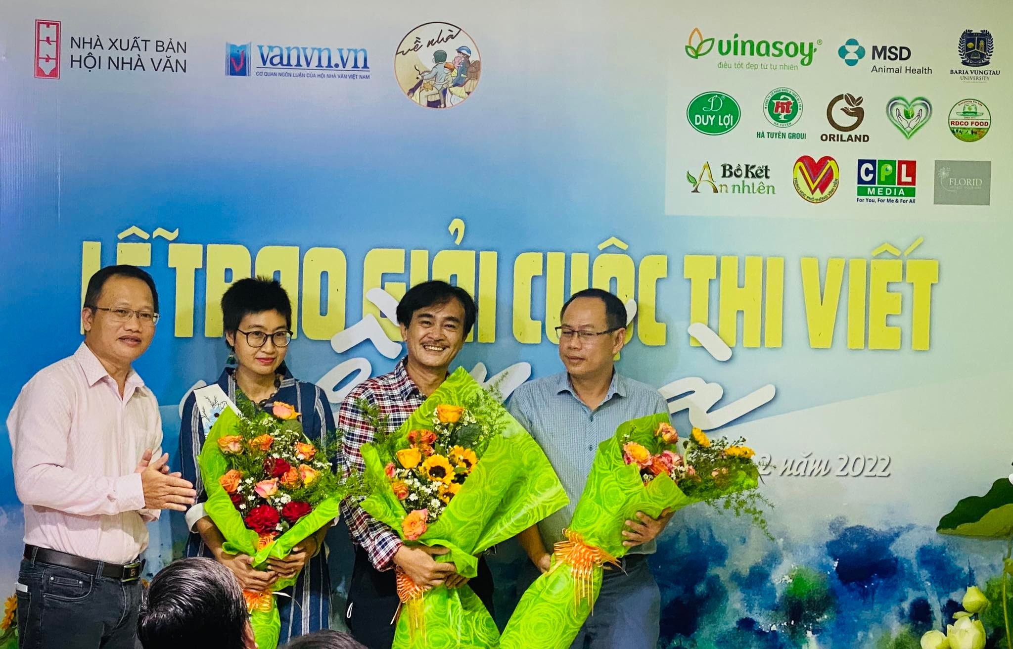 Về nhà đã đạt tới một cái ngưỡng cao hơn cả niềm xúc động, đó là sự tỉnh thức!