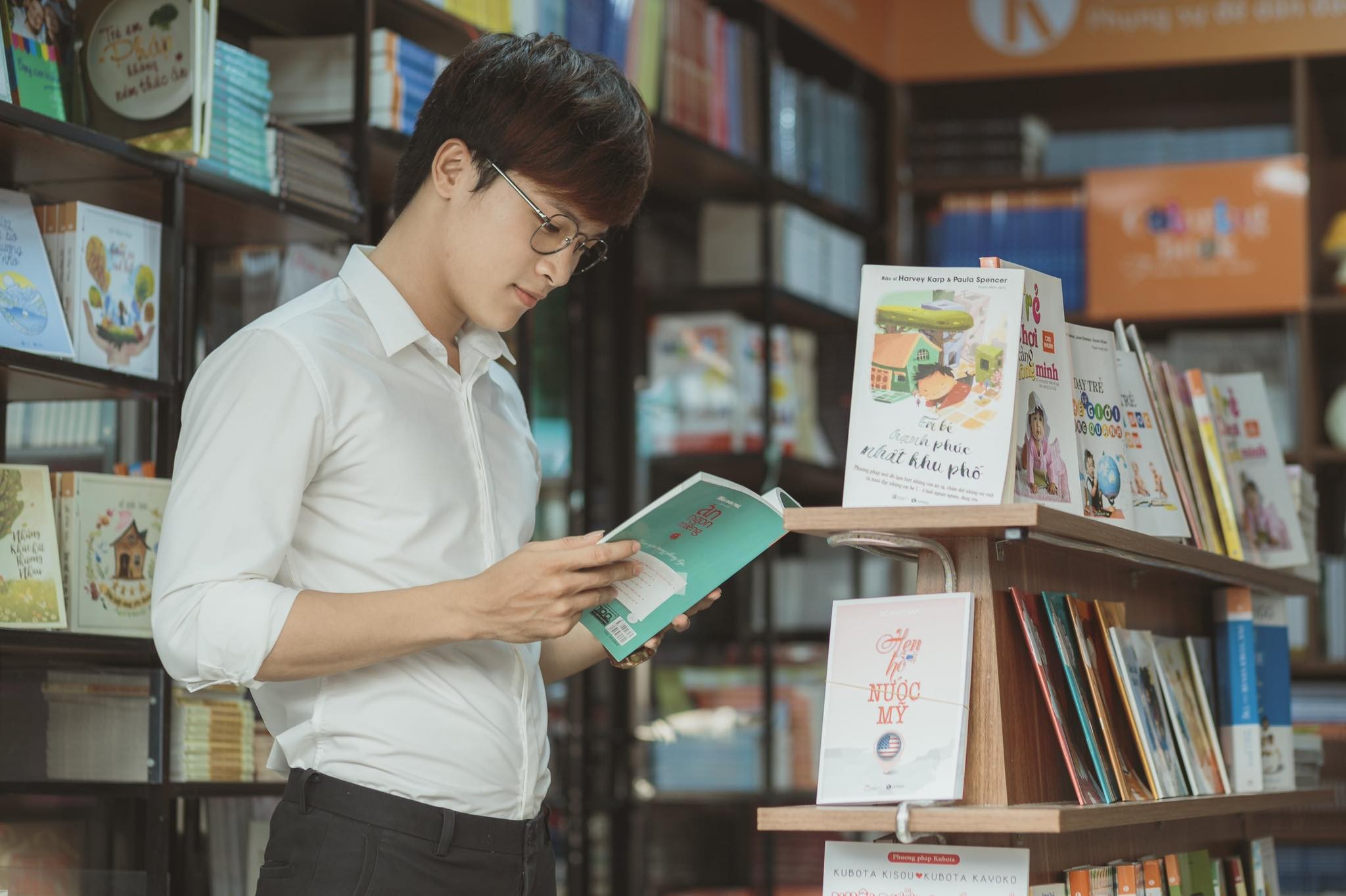 Cuộc thi "Sách và Khát vọng cống hiến" trực tuyến 2022 dành cho kiều bào