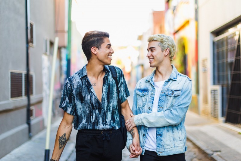 Những thách thức mà cộng đồng LGBTQ+ ngày nay vẫn phải đối mặt khi đi du lịch