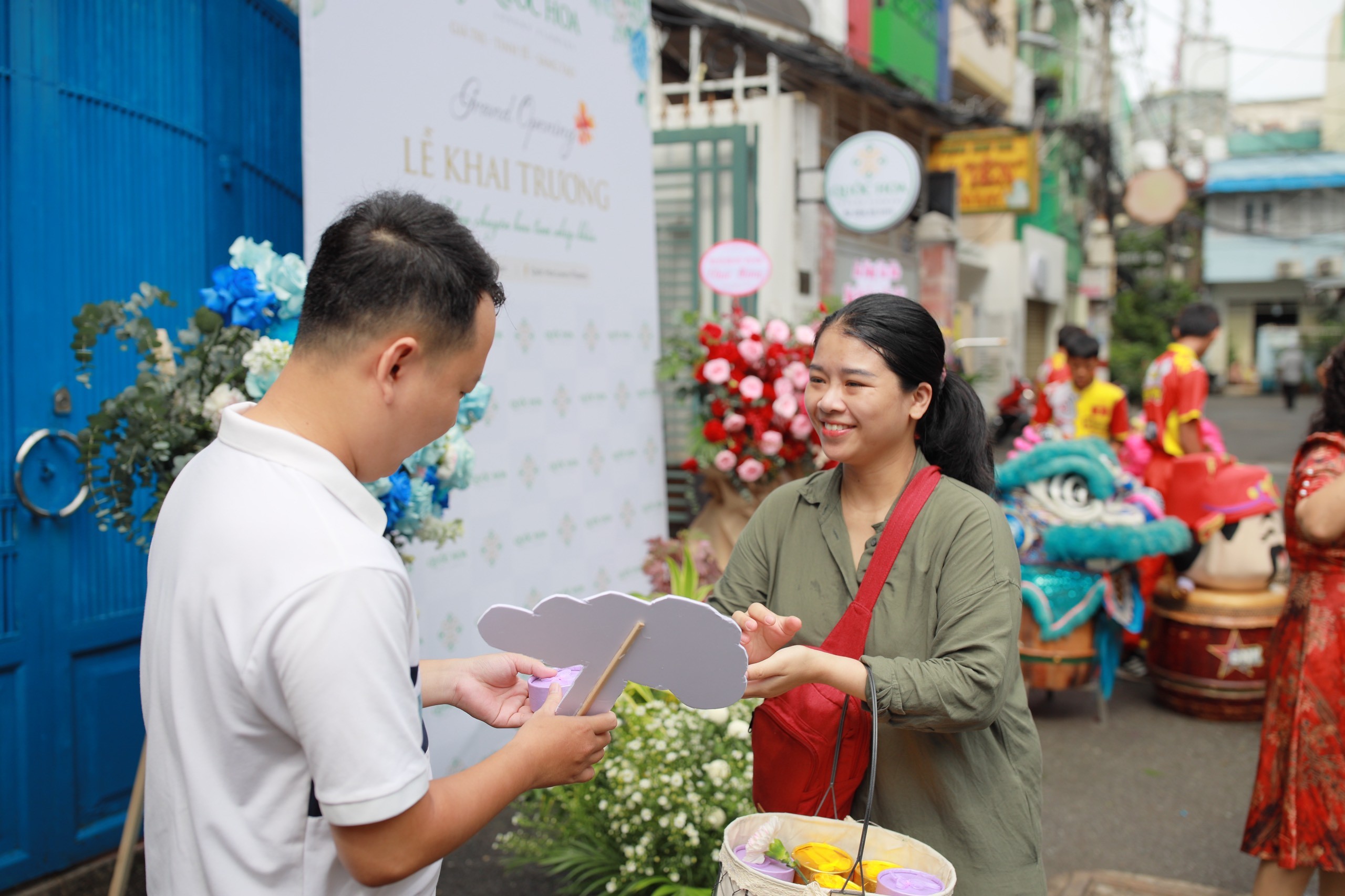 Quốc Hoa Luxury Flowers - Shop hoa "từ thiện"