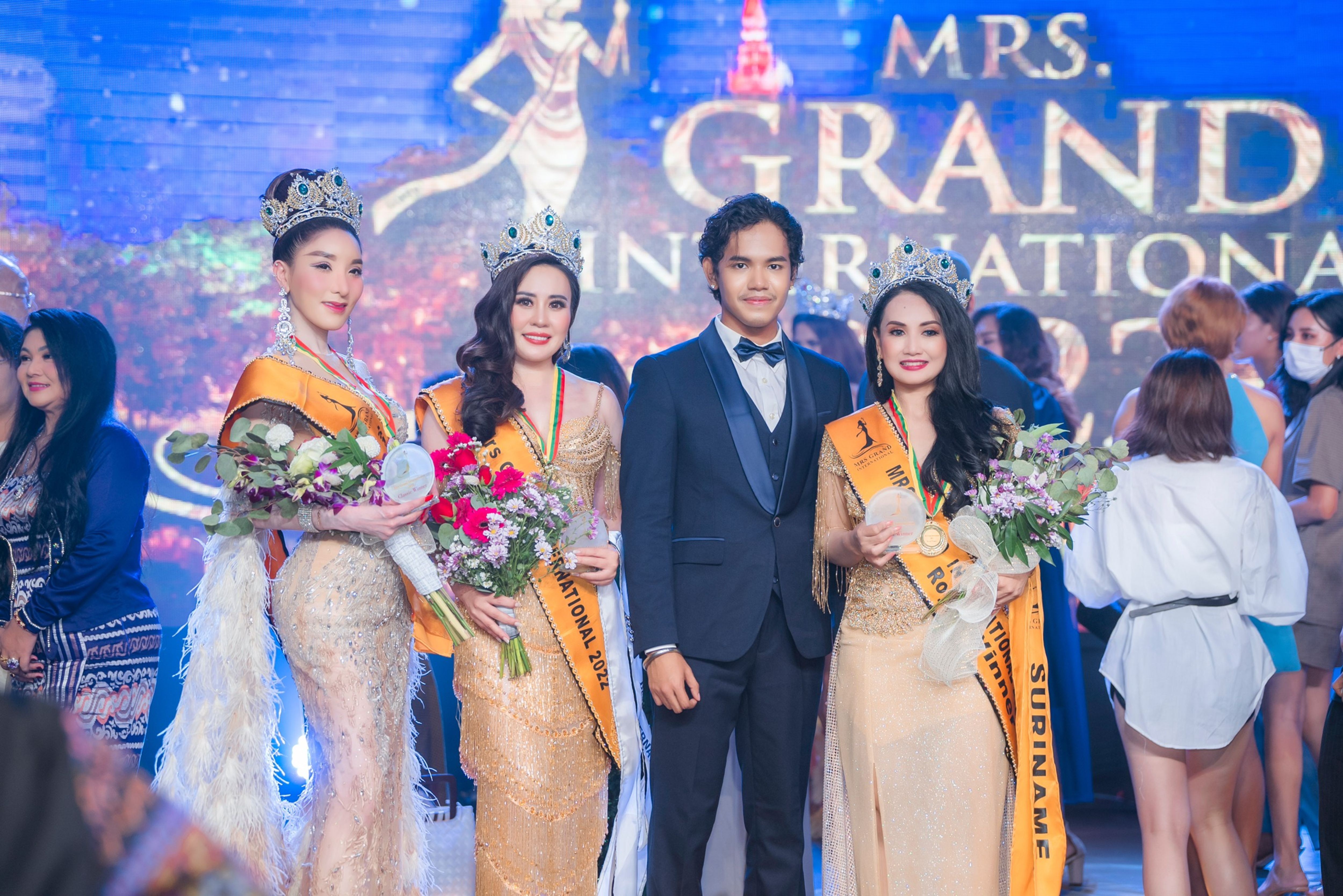Người đẹp Phan Kim Oanh đăng quang Mrs Grand International 2022, làm rạng danh nhan sắc Việt