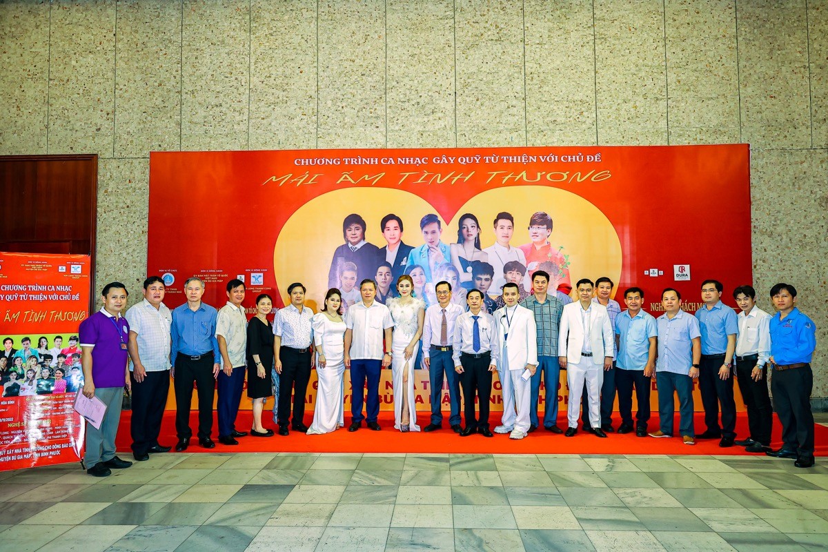 Đêm nhạc thiện nguyện ''Mái ấm tình thương'' quyên góp hơn 400tr vì đồng bào nghèo