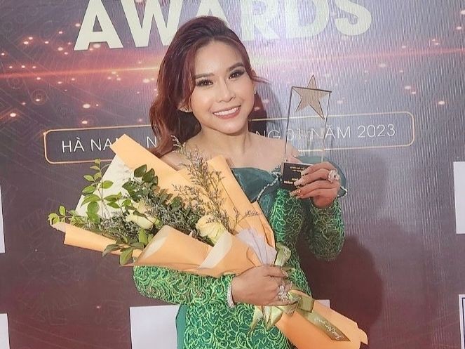 Một năm hoạt động nghệ thuật “nở hoa” của nghệ sĩ Bình Tinh
