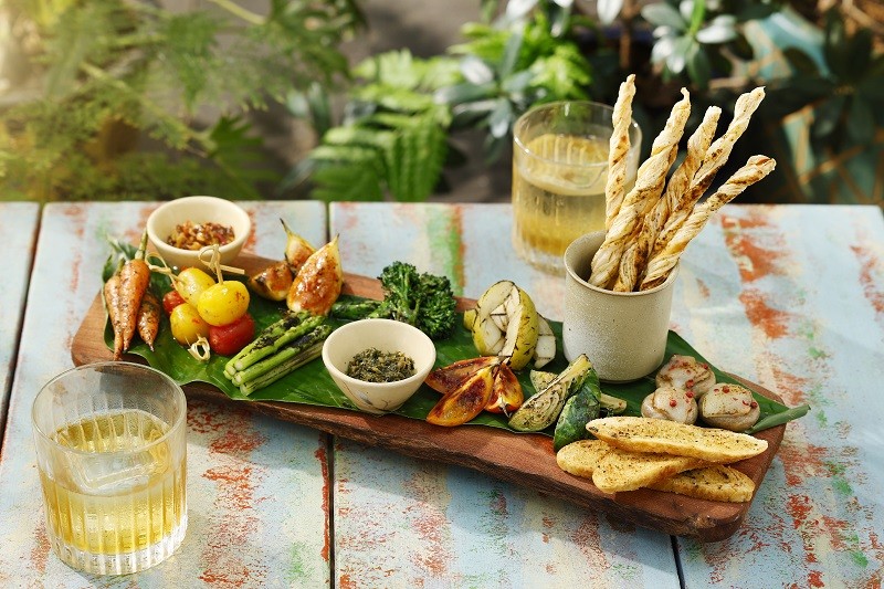 Không gian “Chill After Work” giữa lòng Thảo Điền cùng thực đơn tiệc cocktail công phu có gì đặc biệt?