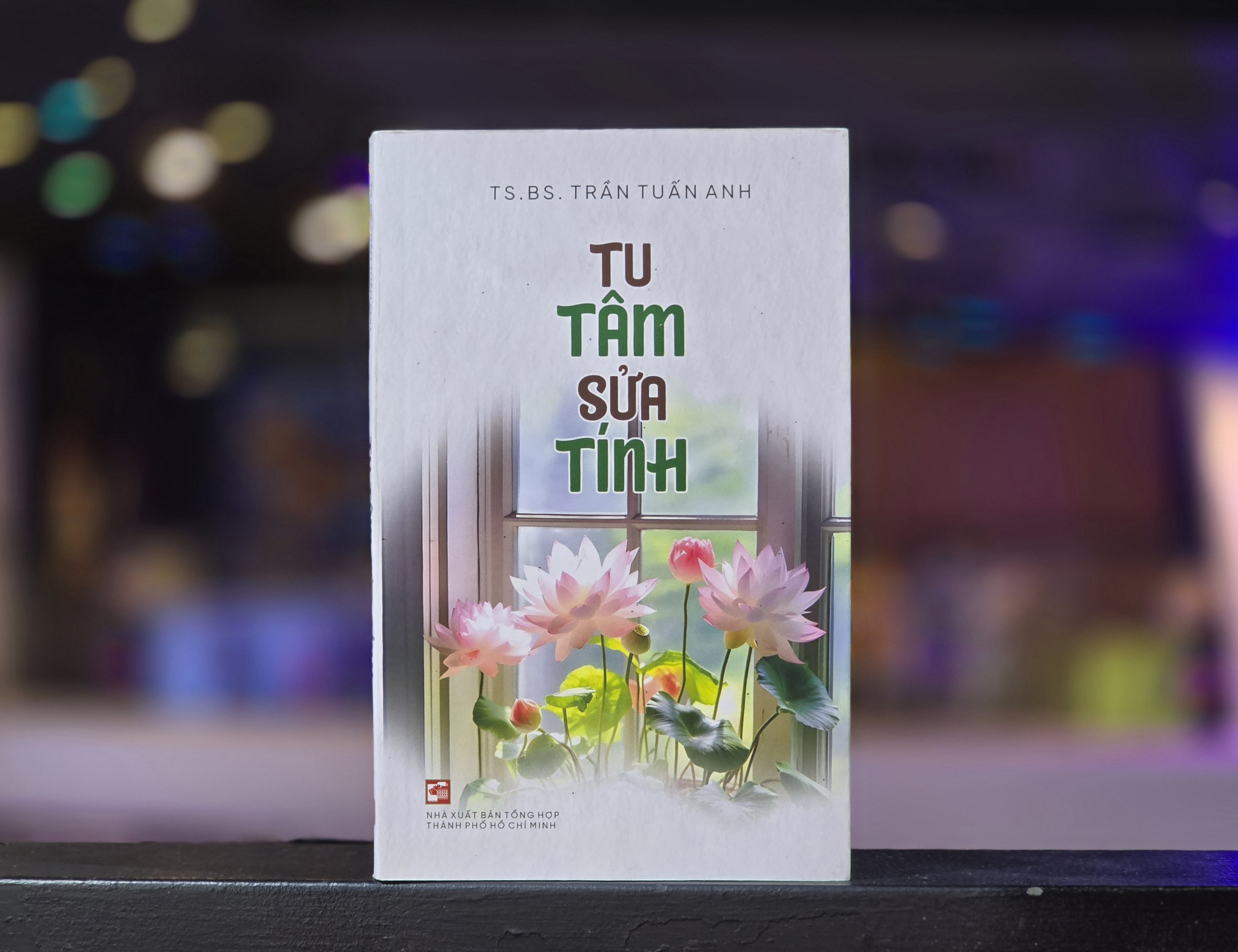 Tu Tâm Sửa Tính đưa người đọc tìm đến sự cân bằng trong cuộc sống, giữ tâm bình an