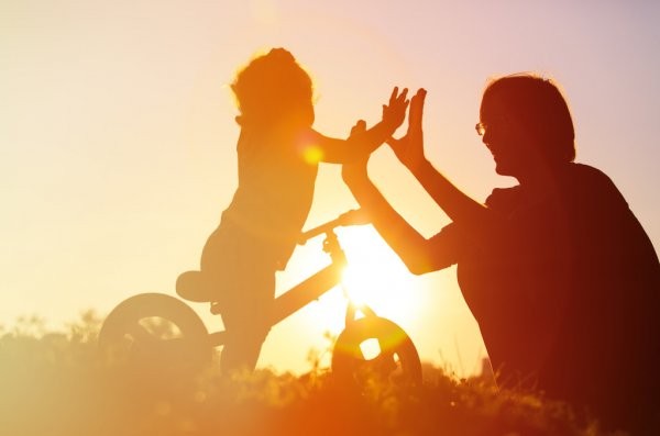 Cách để bạn trở thành ông bố, bà mẹ tốt