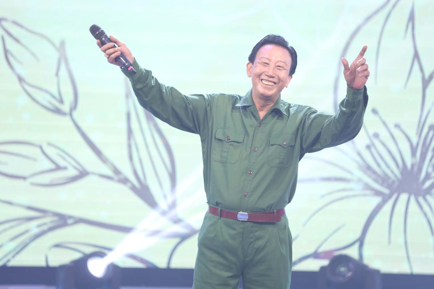 NSƯT Thế Hiển tiết lộ về cảm hứng sáng tác ca khúc "Tóc Em Đuôi Gà"