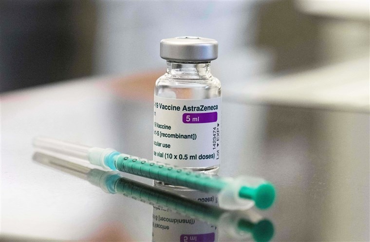 Người ở một mình cần lưu ý gì khi tiêm vaccine Covid-19?