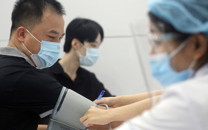 Bộ Y tế quy định những trường hợp cần phải đo huyết áp khi tiêm vaccine Covid-19