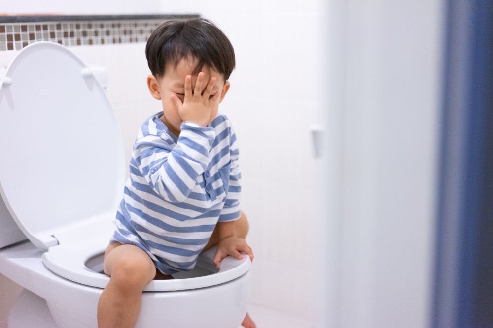 Bé trai đi tiểu nhiều lần có ảnh hưởng đến sức khỏe?