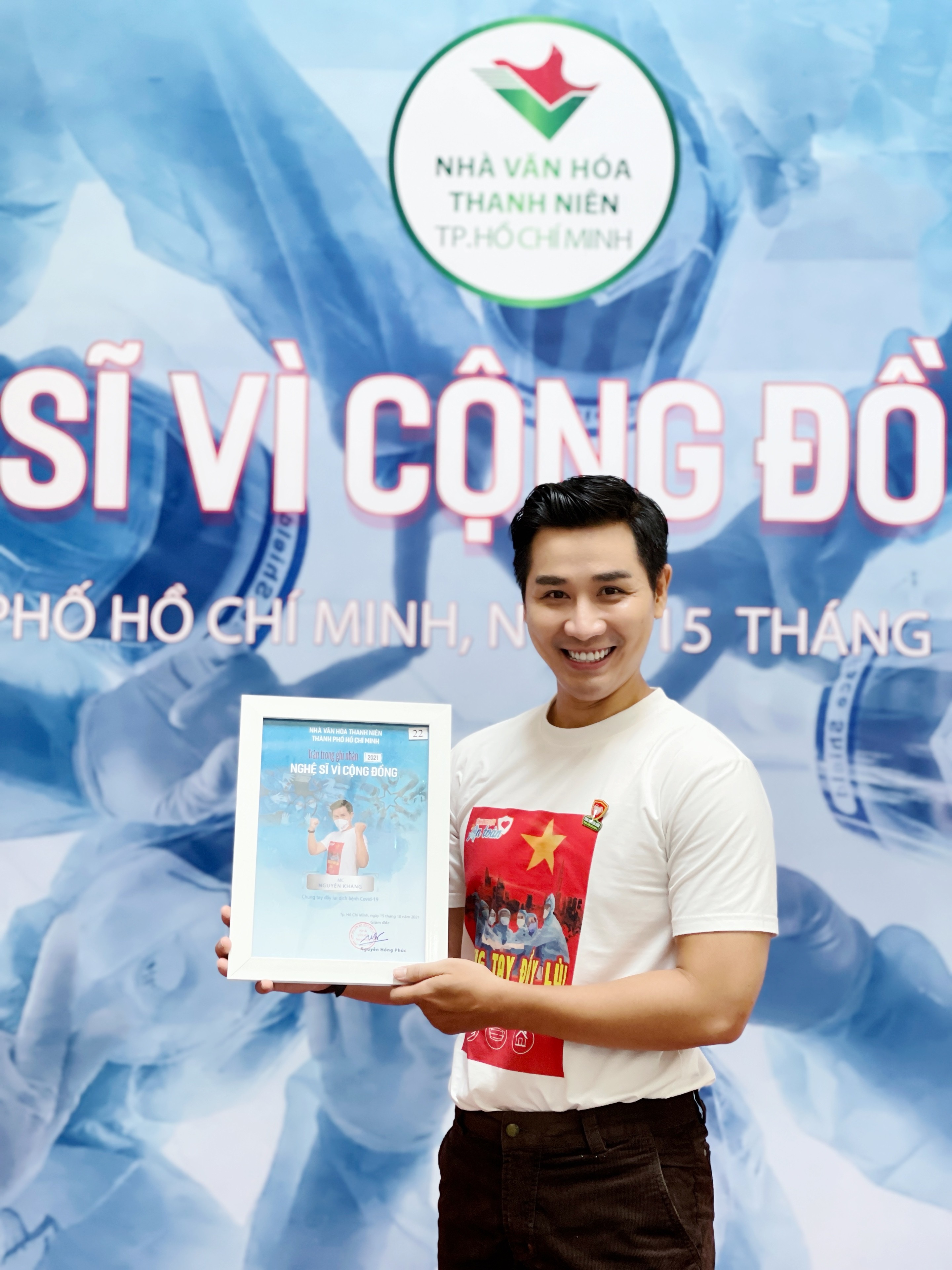 MC Nguyên Khang được khen tặng danh hiệu "Nghệ sĩ vì cộng đồng"