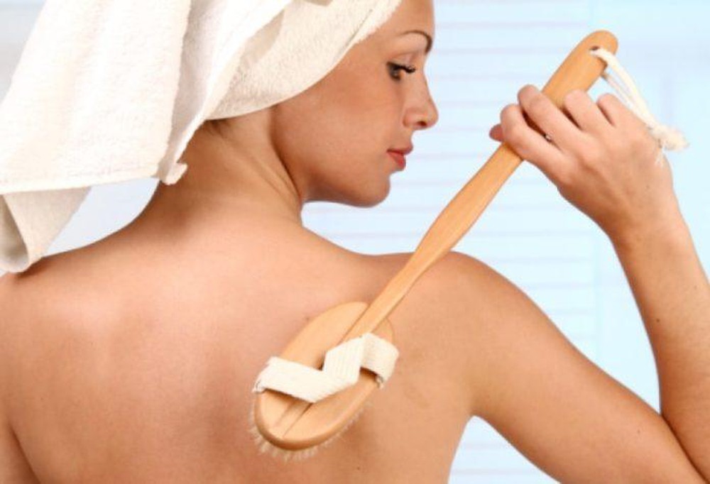 9 cách trị mụn lưng tại nhà, giúp bạn có một làn da quyến rũ.