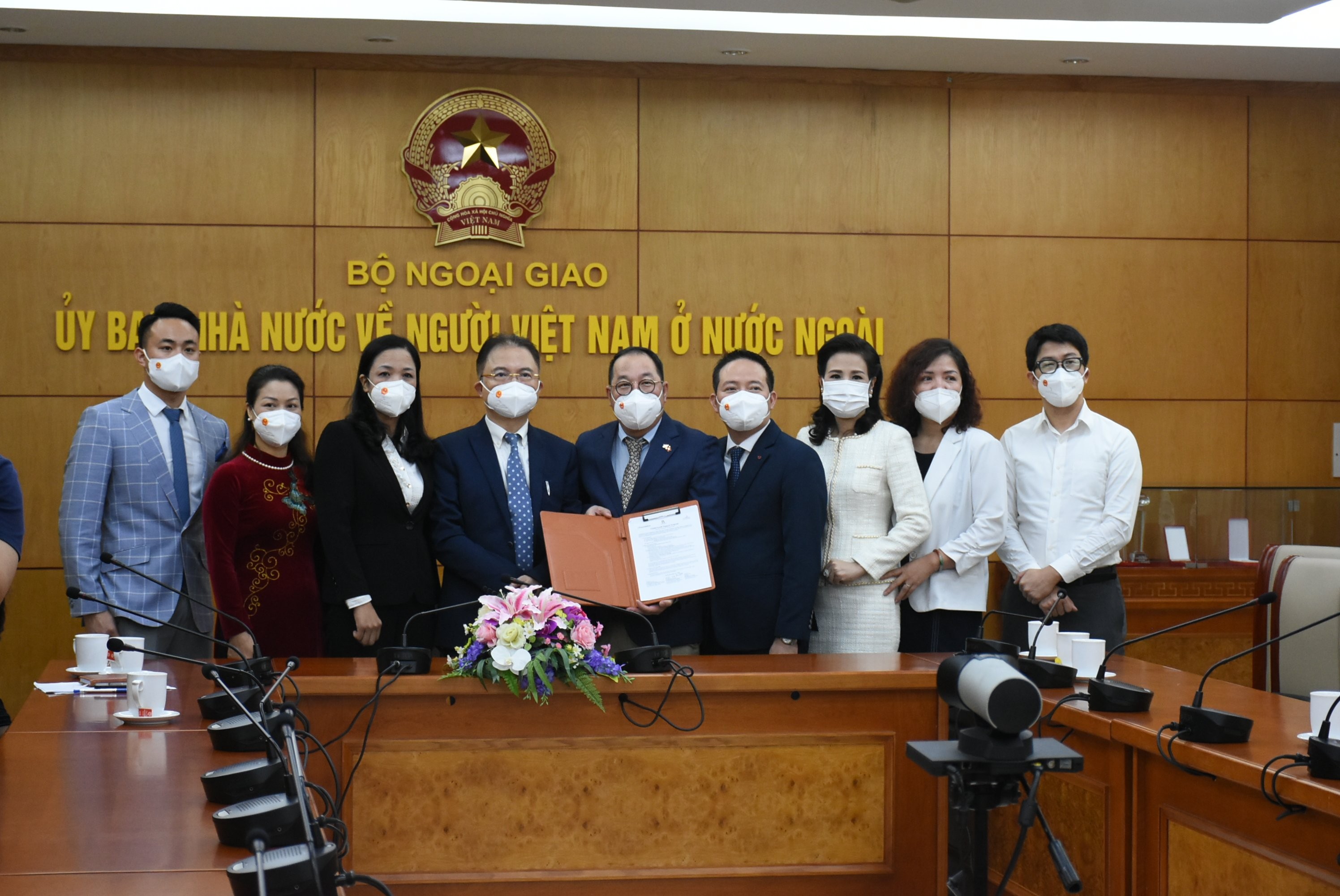 Lễ ký kết giữa hai tổ chức thiện nguyên G-Foundation và Steve Bùi & Friends Foundation