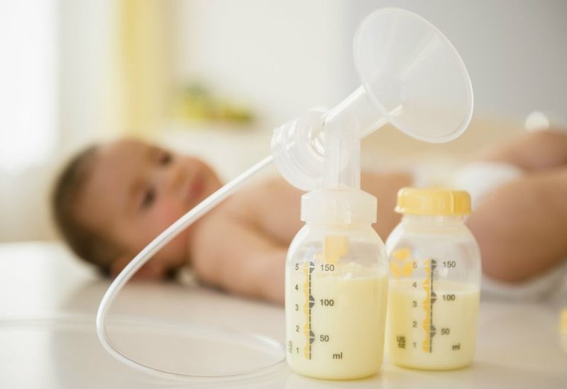 Những lợi ích bất ngờ từ sữa mẹ đối với trẻ nhỏ