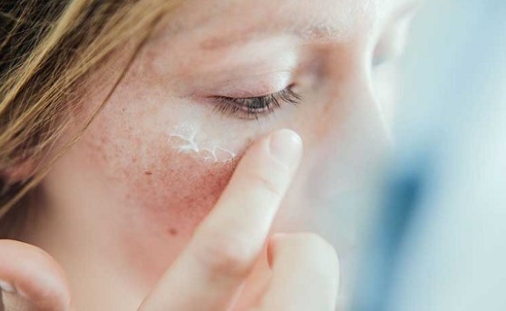Các tăng độ ẩm cho da ở người cao tuổi