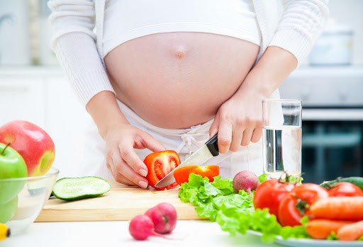 Phụ nữ mang thai cần tránh những loại thực phẩm nào?