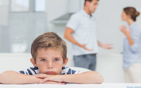 Ngưng ngay cách dạy con bằng bạo lực nếu không muốn hậu quả xấu xảy ra, điều thứ 2 là điều kinh khủng nhất