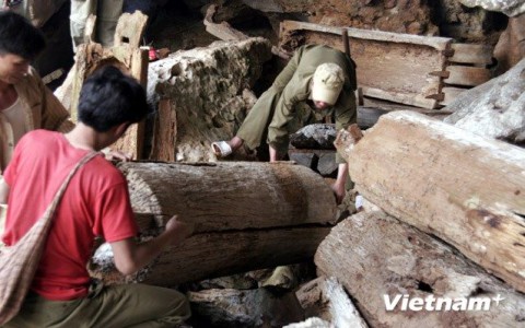 Kỳ bí thế giới mộ cổ táng treo trong hang ở Suối Bàng Việt Nam