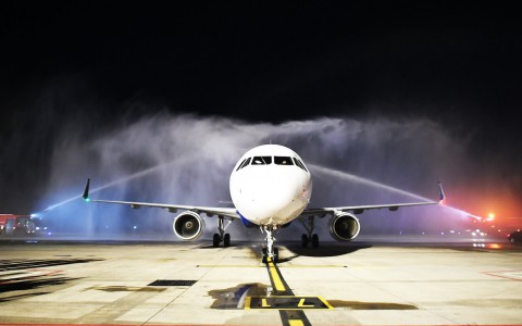 Hình ảnh mới nhất về tàu bay đầu tiên Vietravel Airlines tại Cảng Hàng không Quốc tế Tân Sơn Nhất