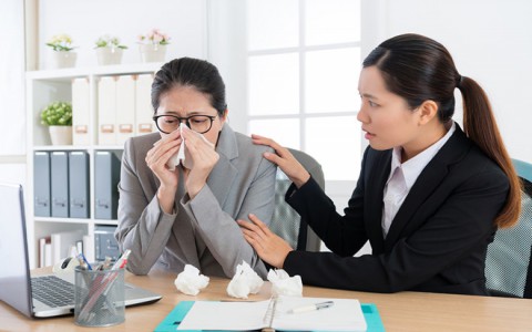 Mách bạn cách ‘đối đầu’ với mầm bệnh nơi công sở
