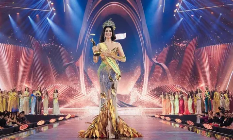 Miss Grand International 2024 Rachel Gupta diện chiếc đầm của NTK Thượng Gia Kỳ