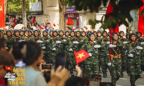 "Như có Bác Hồ trong ngày vui Đại thắng"