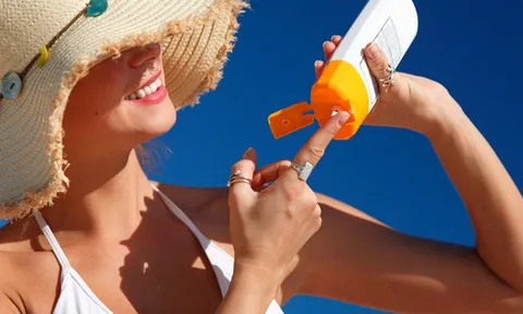 Chỉ số SPF trên kem chống nắng có ý nghĩa gì, bao nhiêu là chuẩn?