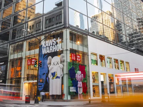 UNIQLO cho ra mắt BST họa tiết UTc của 2 họa sĩ đương đại nổi tiếng toàn cầu là  KAWS và Andy Warhol