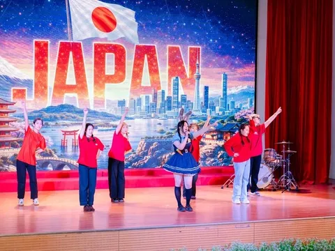 Sinh viên trải nghiệm “thế giới thu nhỏ” tại International Culture Day 2026