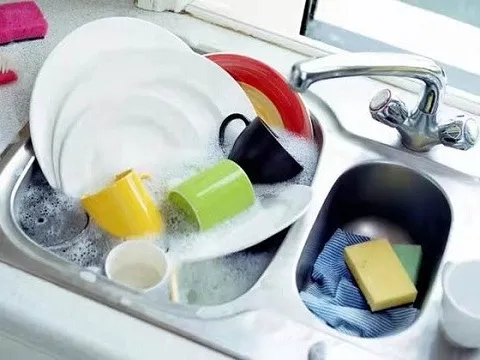 5 thói quen khi rửa bát tạo điều kiện cho vi khuẩn sinh sôi