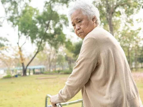 Đừng viện lý do bận rộn biện hộ cho việc thiếu quan tâm chăm sóc cha mẹ