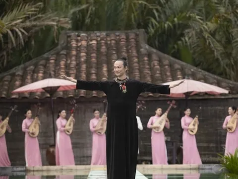 NTK Hoài Sang đã gửi gắm gì qua BST Dạ Yến Nhà Quan?
