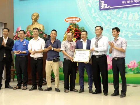 Chi hội Doanh nghiệp xã Nhị Bình đã trao 50 triệu đồng ủng hộ cho người nghèo đón Tết